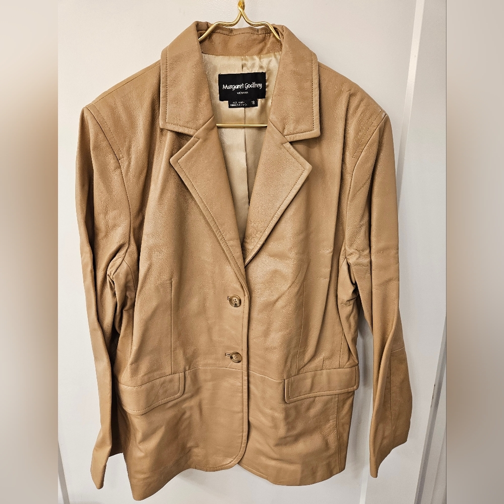 VTG - NWOT - Leather "Margaret Godfrey" Tan Coat - Size 18